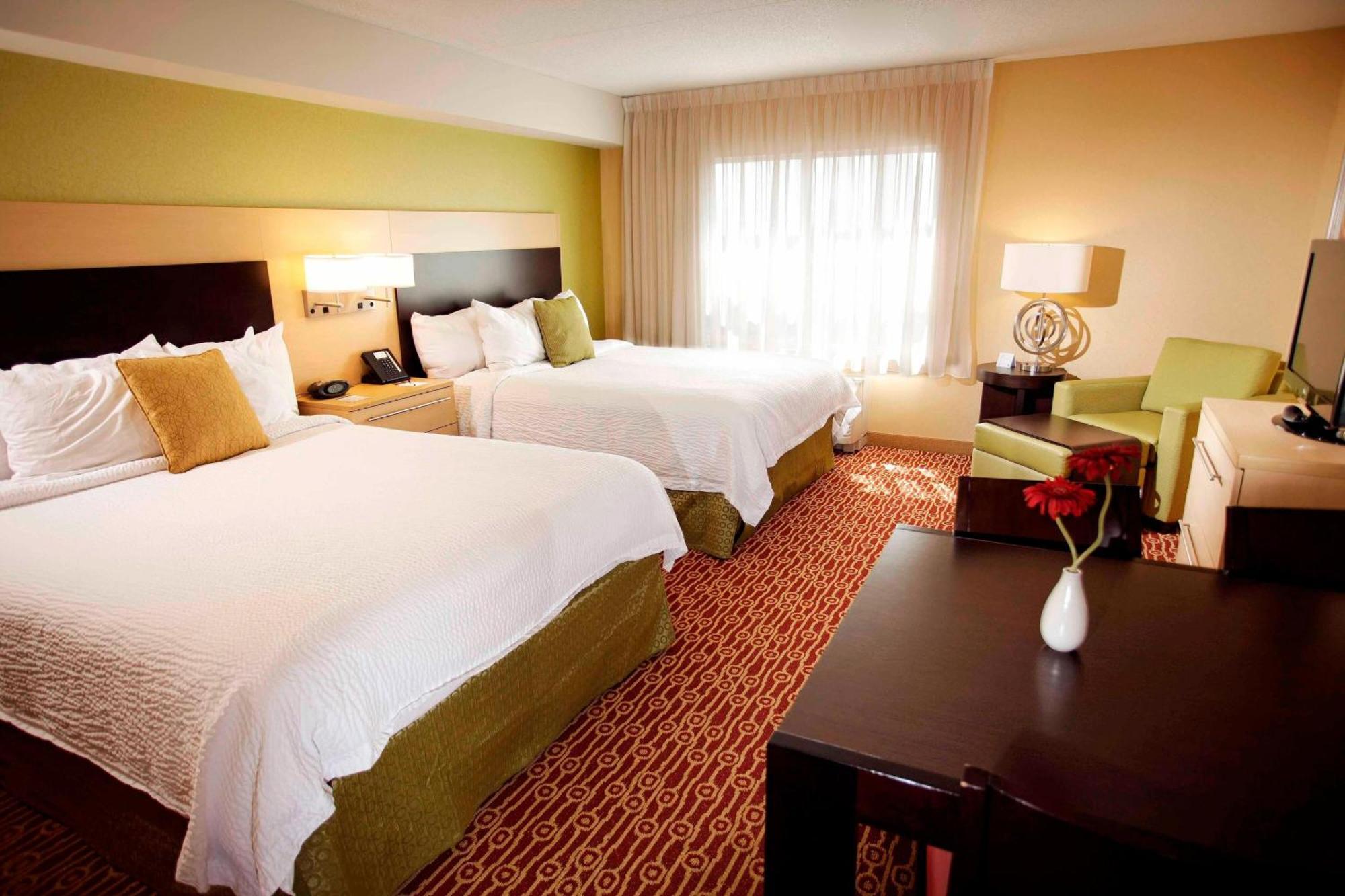 Towneplace Suites By Marriott Sudbury Exterior photo