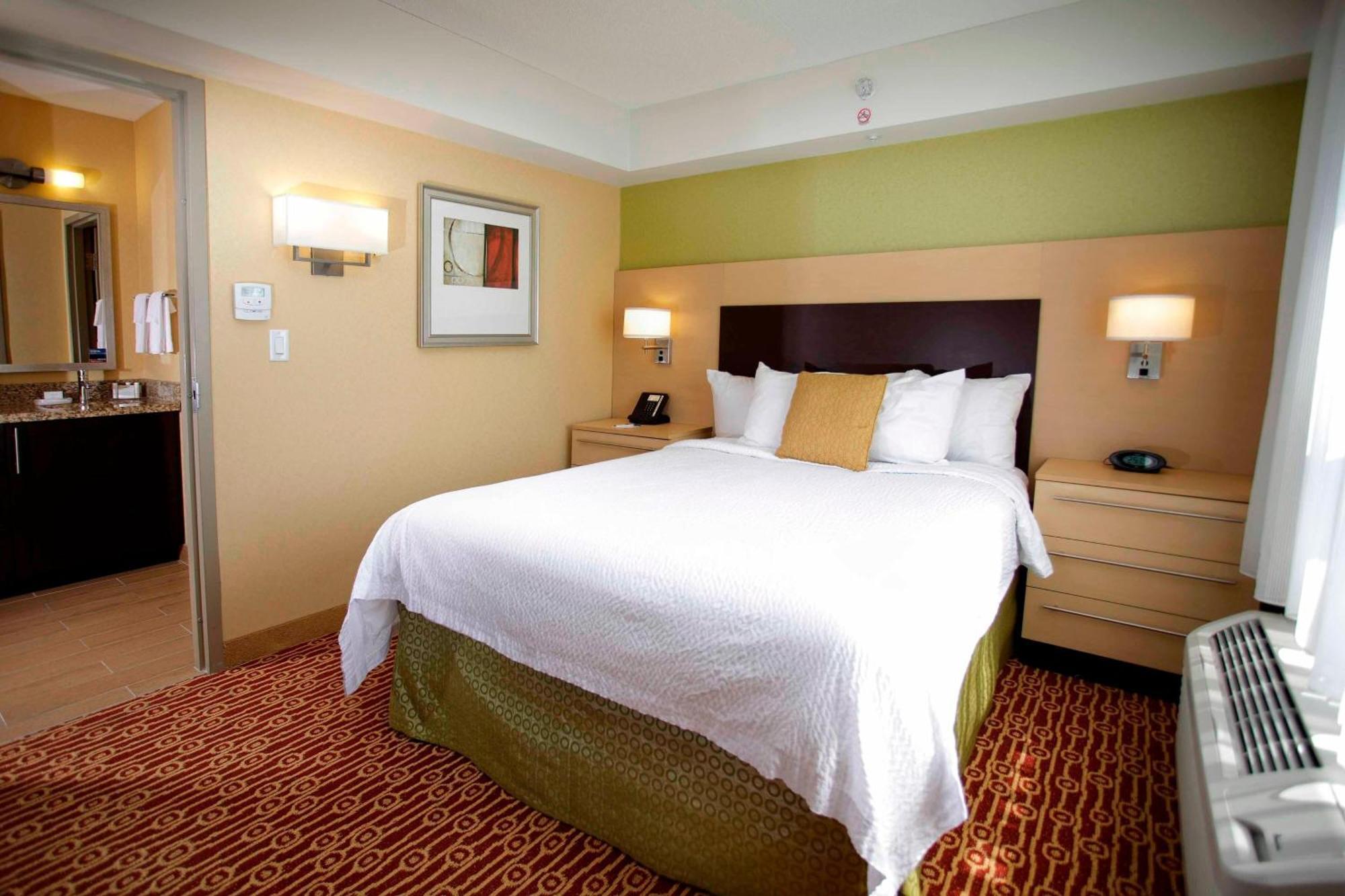 Towneplace Suites By Marriott Sudbury Exterior photo